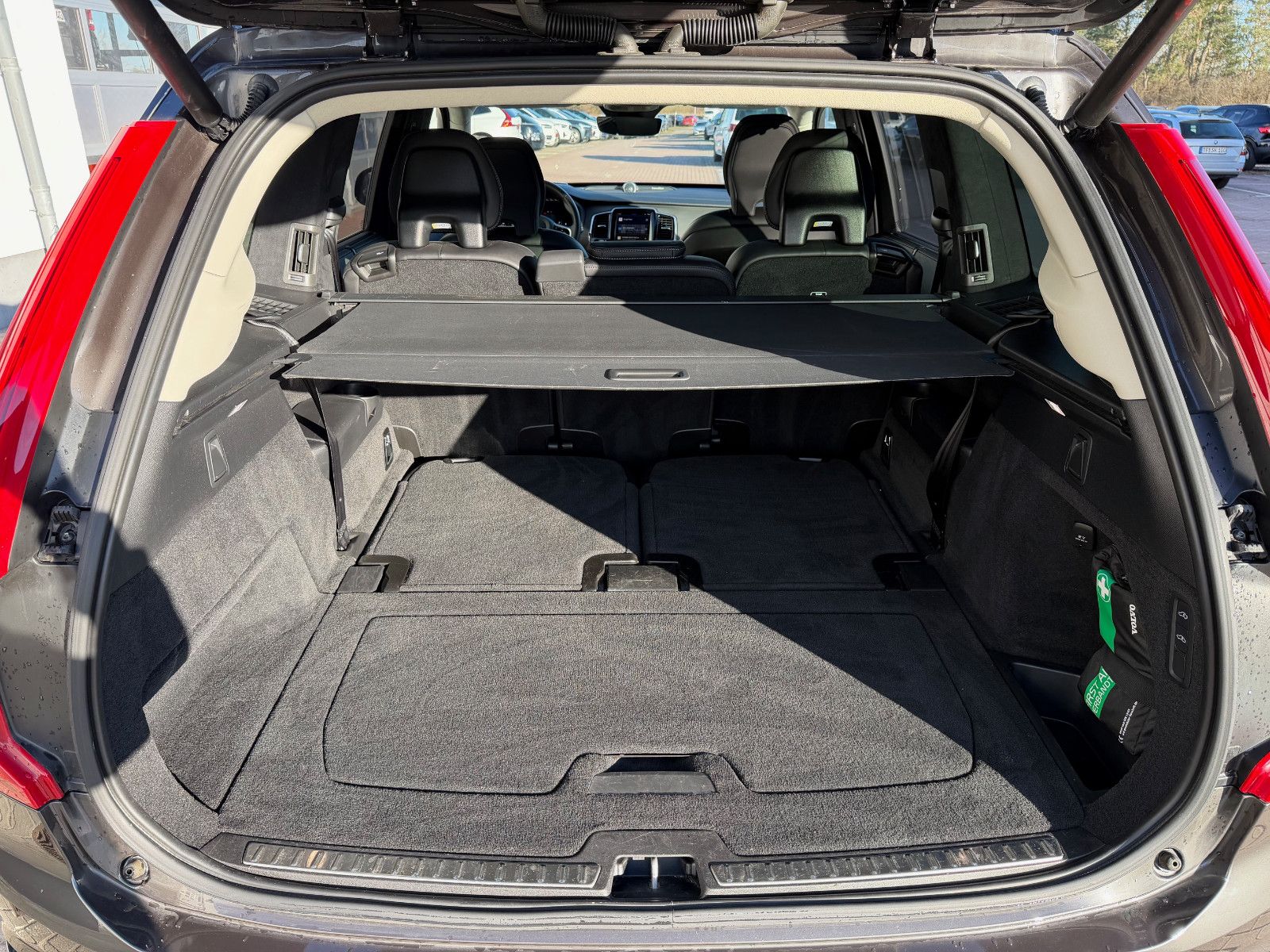 Fahrzeugabbildung Volvo XC90 B5 D Ultimate Dark AWD*B&W*LUFT*STHZG*360*