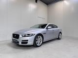 Jaguar XE 2.0t Benzine Autom. - GPS - Leder - Topstaat! - Jaguar XE mit Benzin-Antrieb