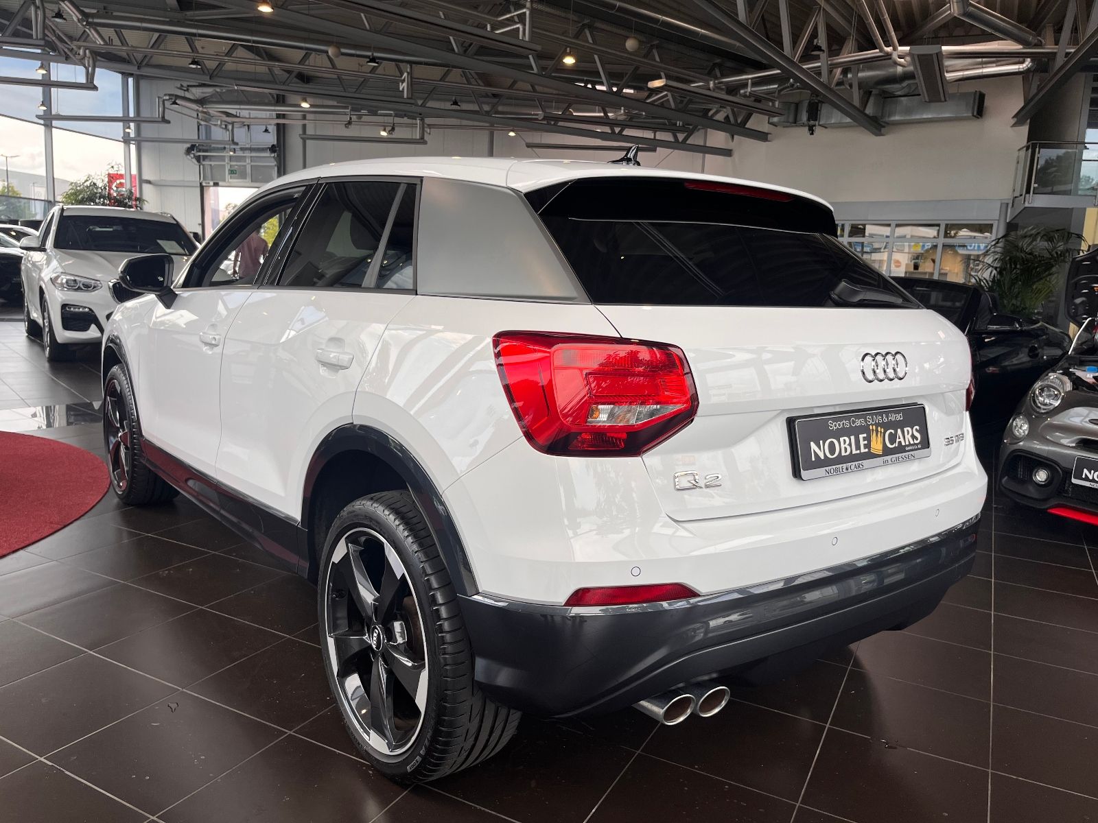 Fahrzeugabbildung Audi Q2 35 TFSI sport NAV SHZ 19"