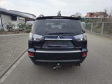 Mitsubishi Outlander Instyle 4WD 4X4 - blaue Mitsubishi Outlander