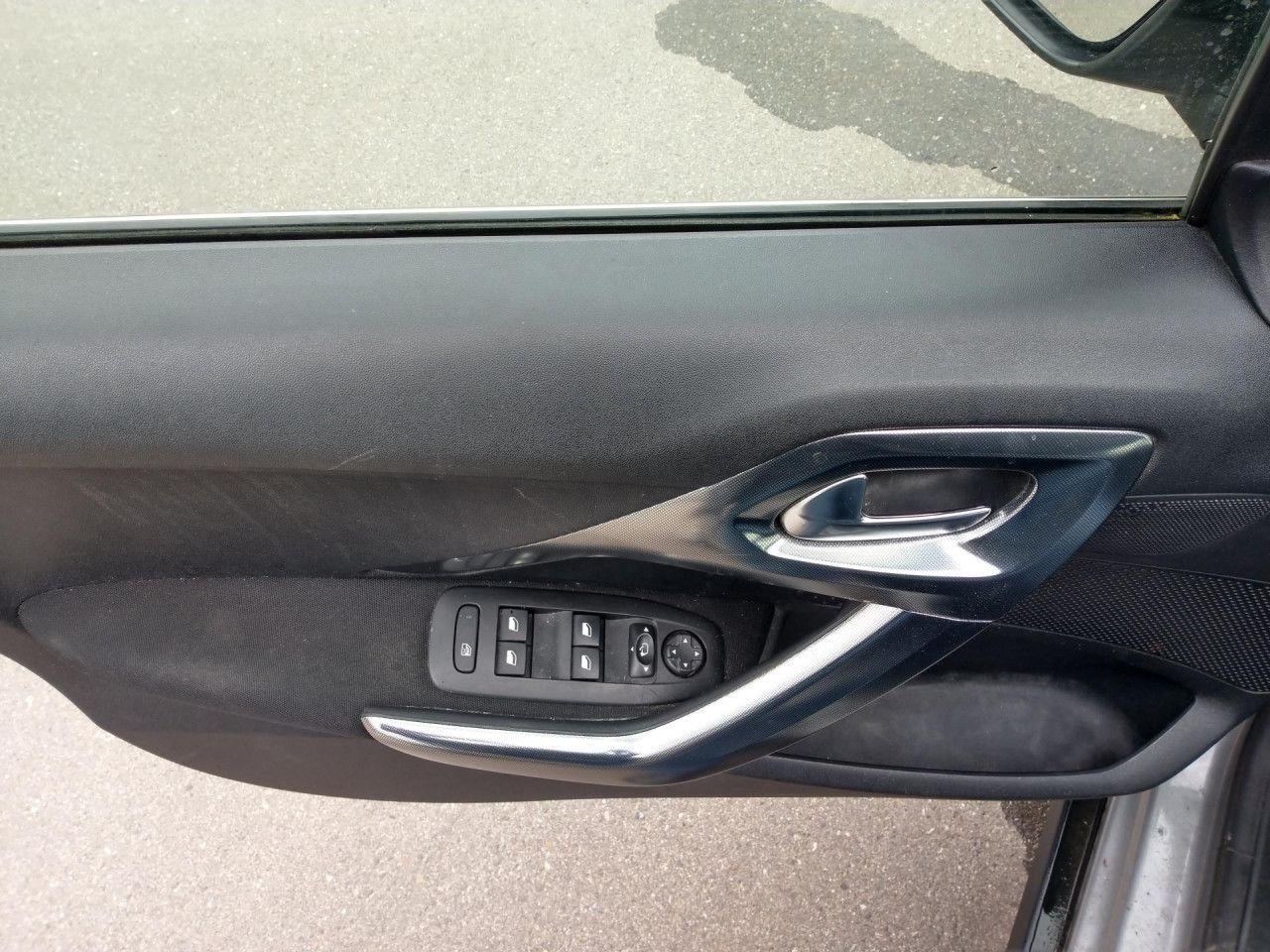 Peugeot 2008 1,2 Navi Sitzheizung Tempomat PDC Alu Klima