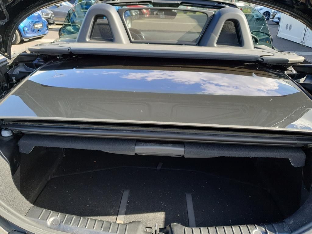 Fahrzeugabbildung Mercedes-Benz SLC 180 PanoDach*AIRSCARF*PDC