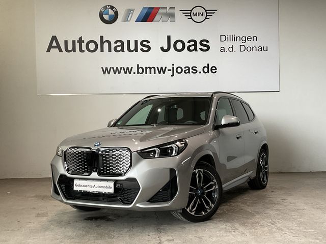 BMW iX1 xDrive30 M Sportpaket | Panorama Glasdach |