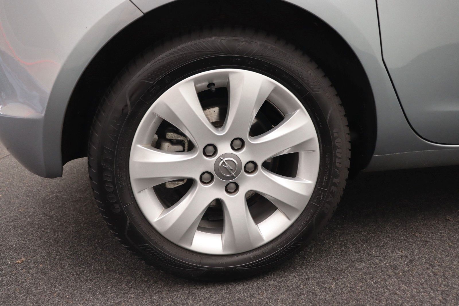 Fahrzeugabbildung Opel Meriva 1.4 "150 Jahre Opel" Automatik