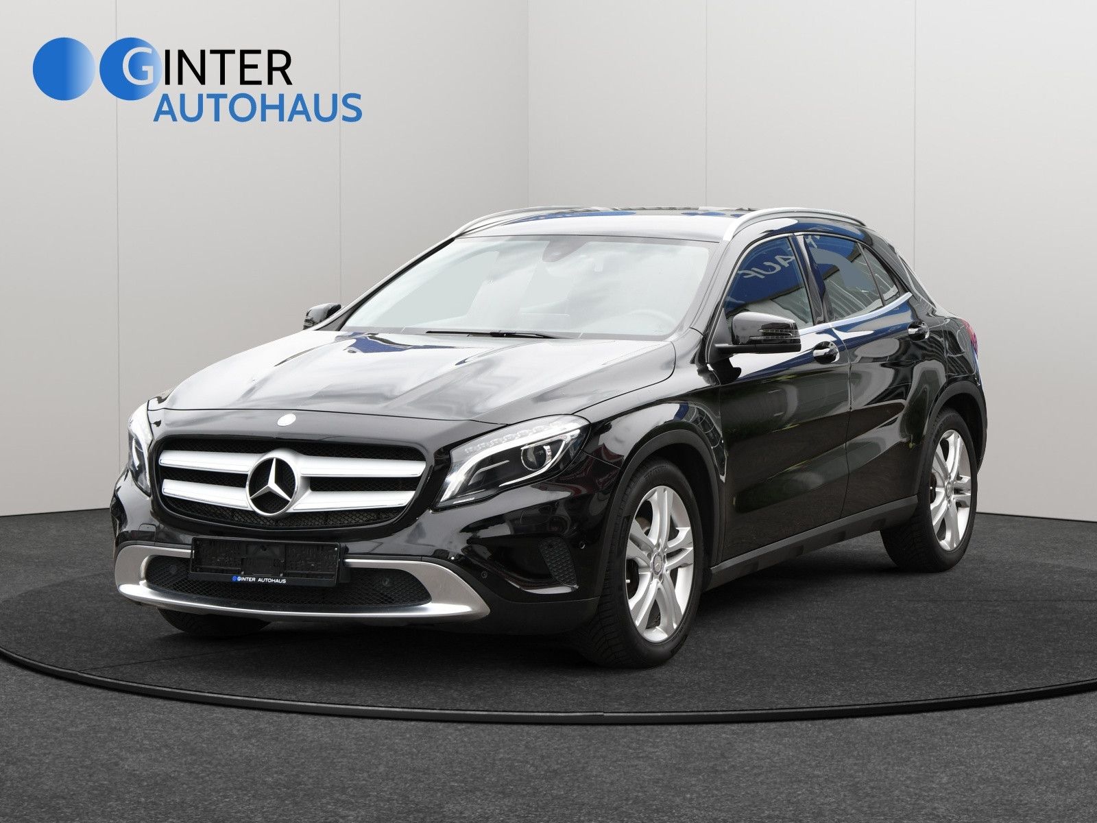 MERCEDES-BENZ GLA 180