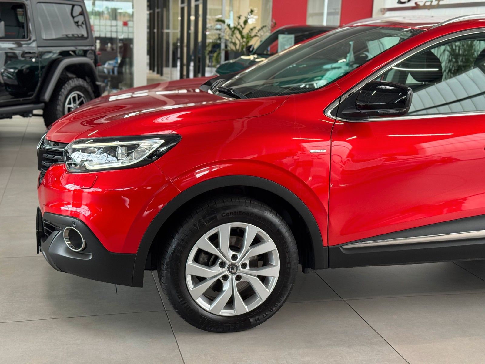 Fahrzeugabbildung Renault Kadjar 1.3 TCe 140 Limited "AHK Kamera DeLuxe"