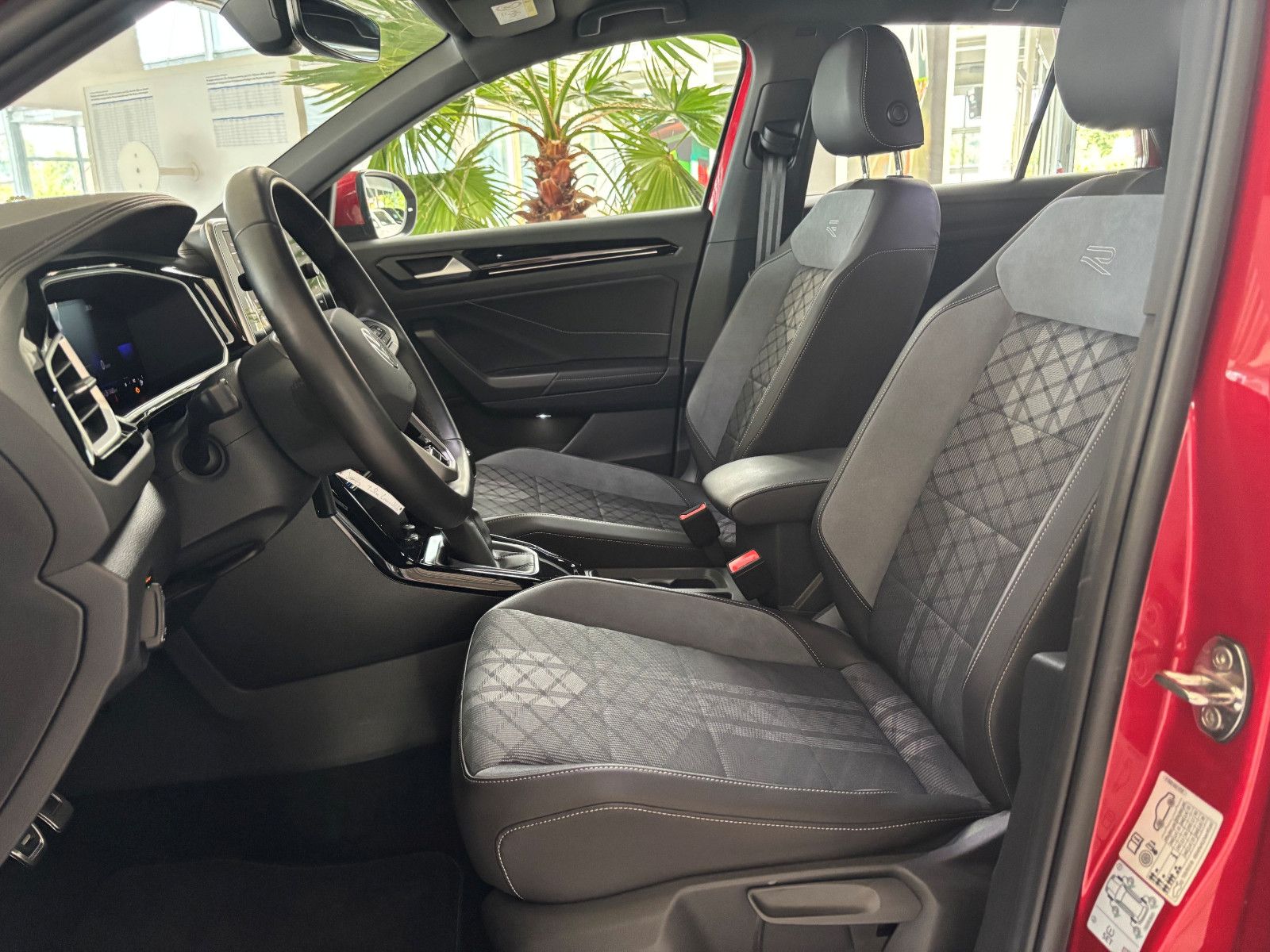 Fahrzeugabbildung Volkswagen T-Roc R-Line 1.0 TSi +AHK +Kamera +ACC +LED Plus