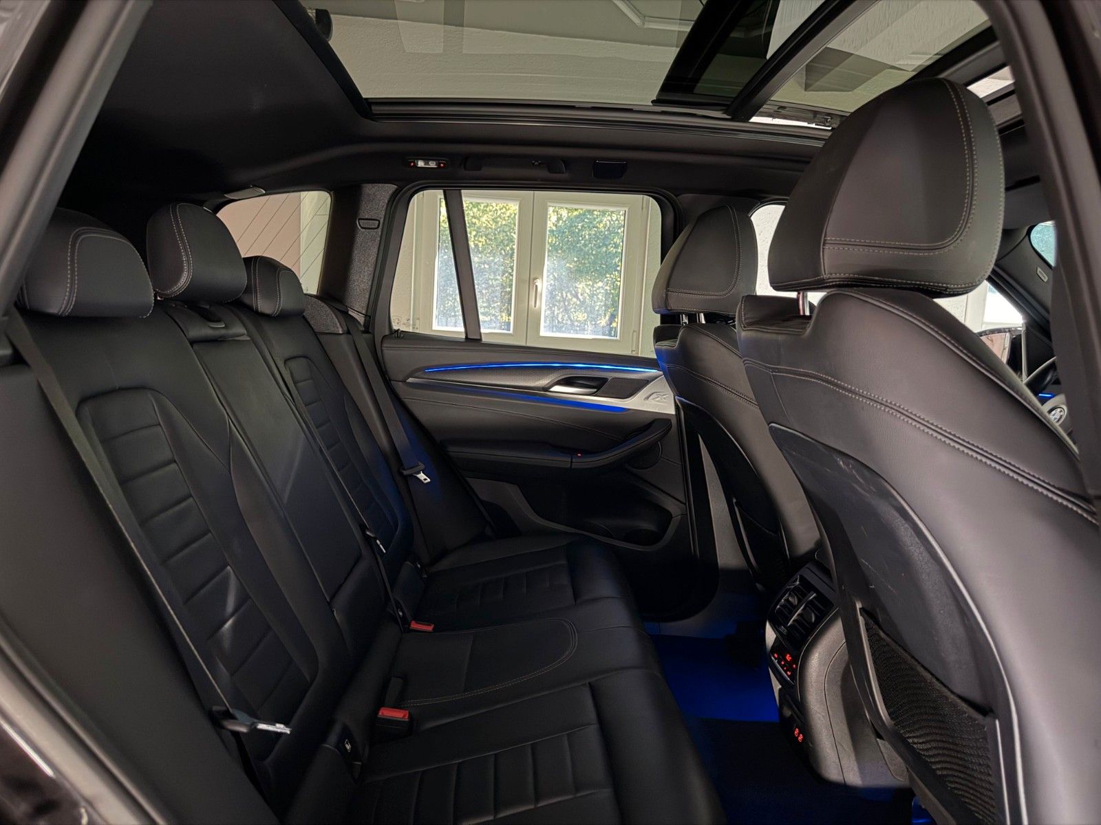 Fahrzeugabbildung BMW X3 M40i/FACELIFT/LASER/PANO/360*/ACC/HuD/STHZ