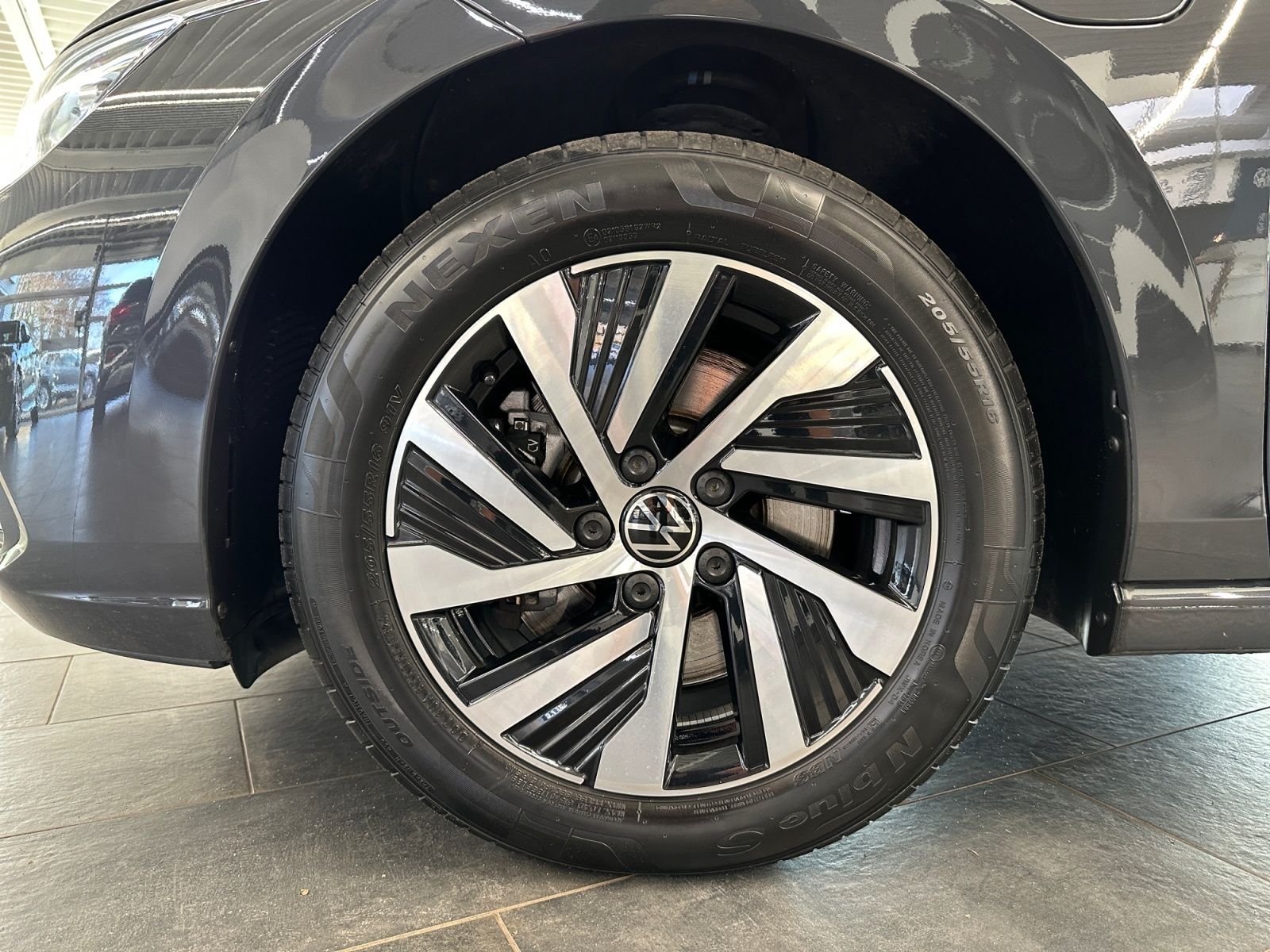 Volkswagen Golf - Bild 8