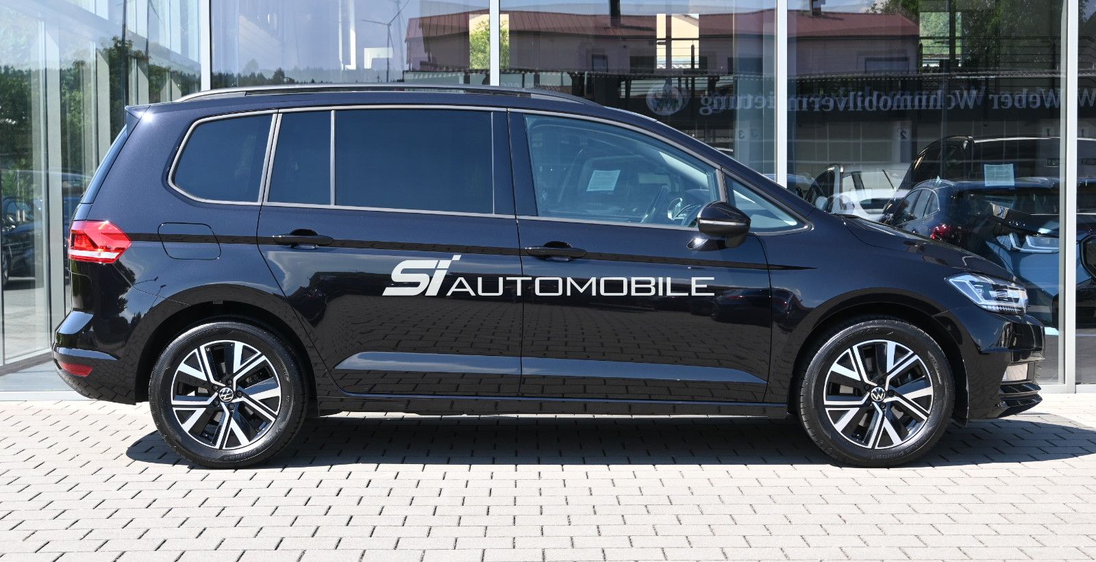Fahrzeugabbildung Volkswagen Touran 1.5 TSI DSG °ACC°AHK°PANO°STHZ°DYNAUDIO°