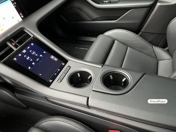 صورة مصغرة 13 لـ  Porsche TAYCAN