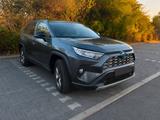 Toyota RAV4 2.5 Hybrid Team Deutschland 218 PS - gebrauchte Toyota RAV 4 aus dem Jahr 2021