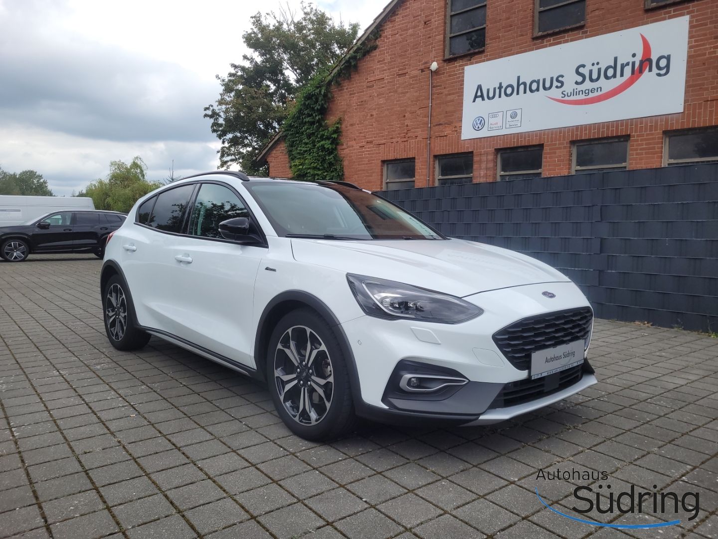 Focus 1.5 EcoBoost Active HUD AHK Navi LED ACC