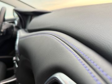 Infiniti Q30 1.6 16V Luxe Tech|Panorama|Kamera|BOSE|DAB