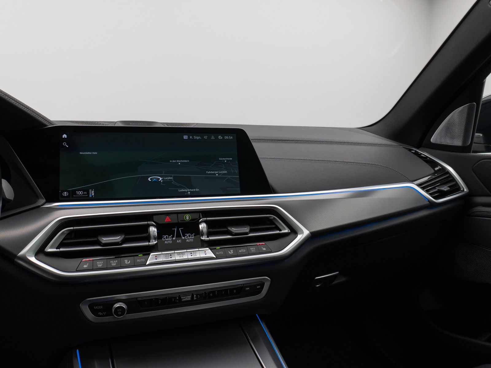 Fahrzeugabbildung BMW X5 xD45e M Sport Panorama Laser 360°HUD DAB B&W