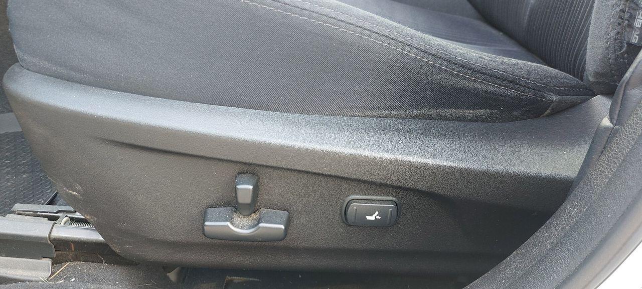 Subaru Legacy 2011 — photo 10