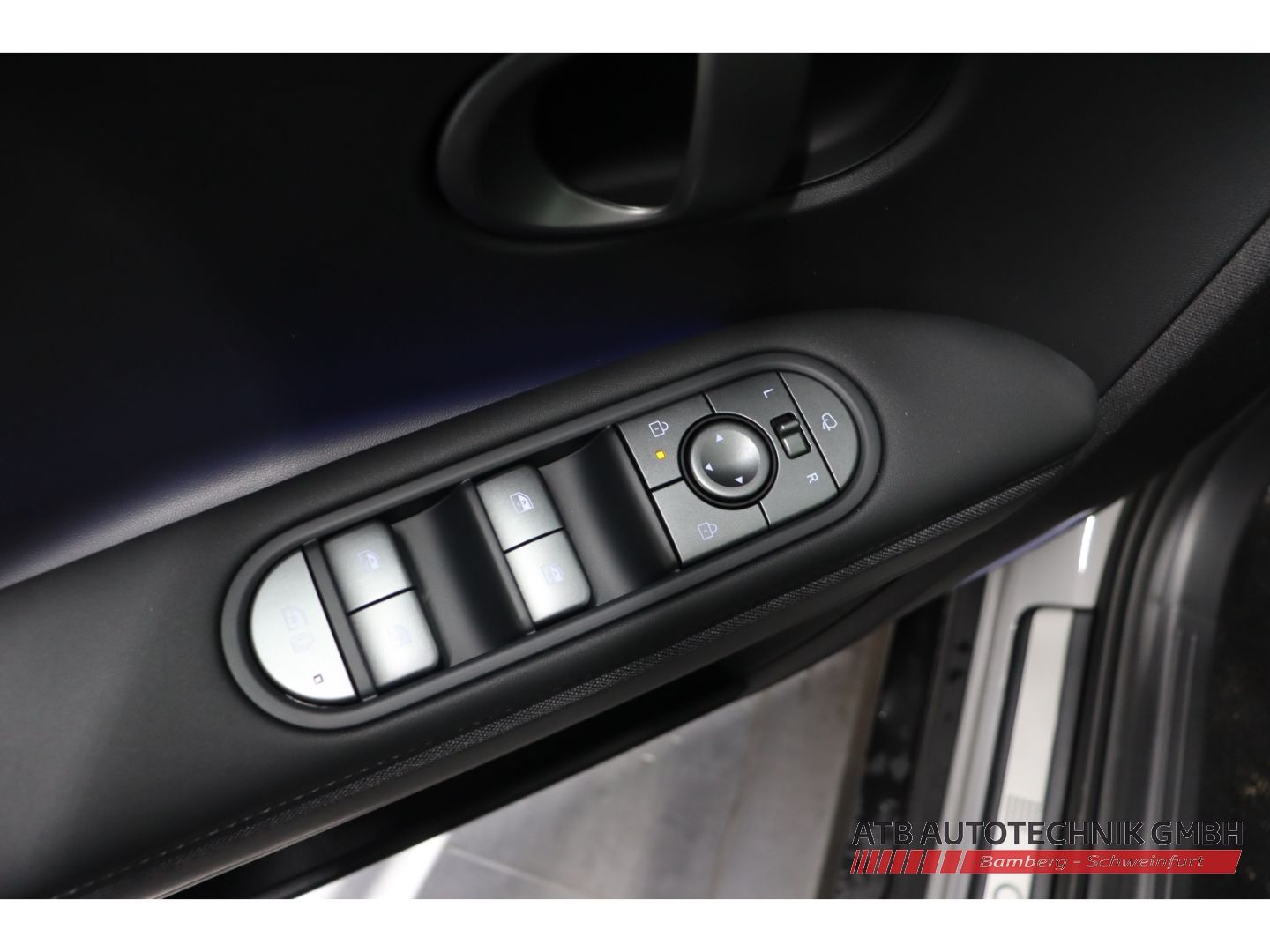 Fahrzeugabbildung Hyundai IONIQ 5 UNIQ MY26 84 kWh 4WD 325 PS Navi Soundsy
