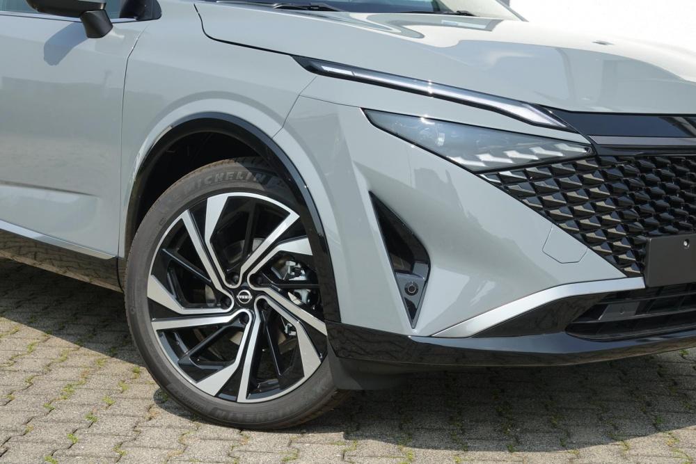 Nissan Qashqai TEKNA+ (plus) ALLRAD BOSE/Panodach/Leder