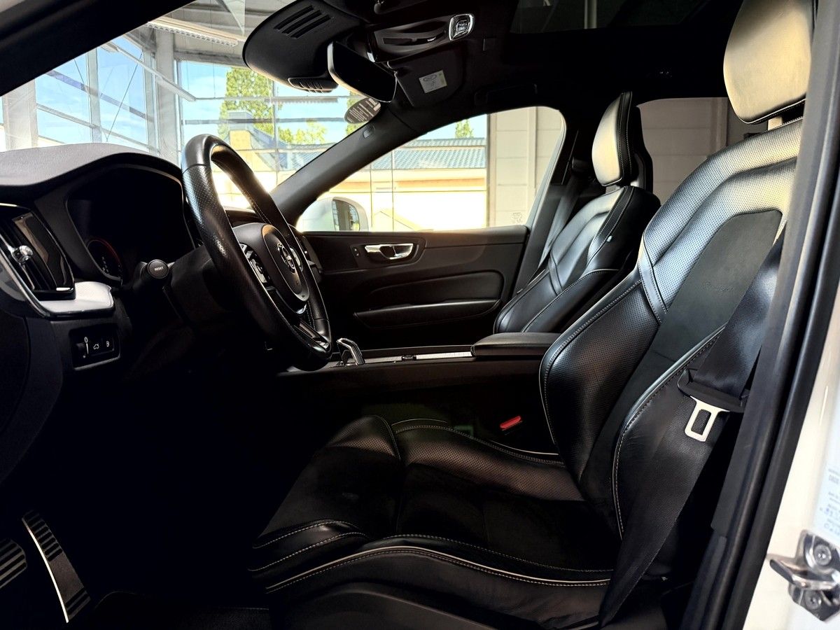 Volvo XC60 T8 AWD R-Design Pano ACC HUD AHK Standhzg foto 10
