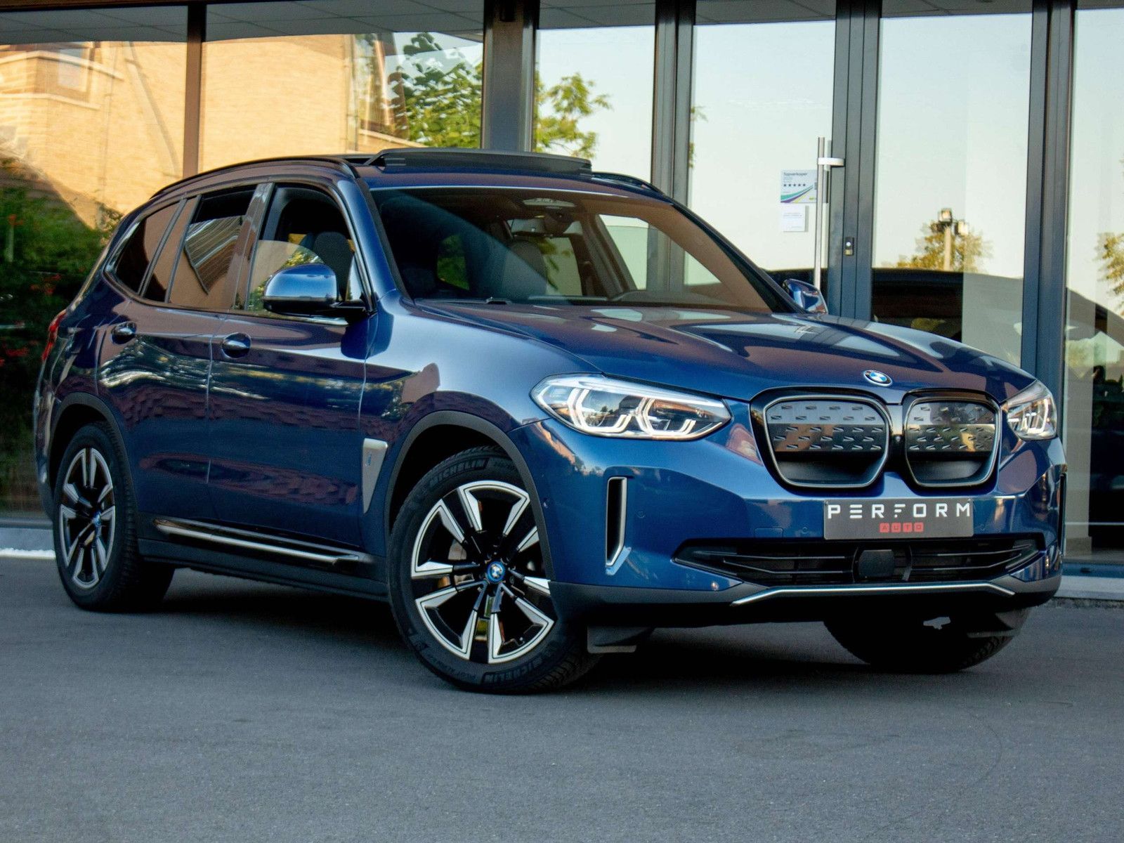 BMW iX3 74 kWh iX3 *MEMORY*HEAD-UP*PANO*360°CAM* imagem 3