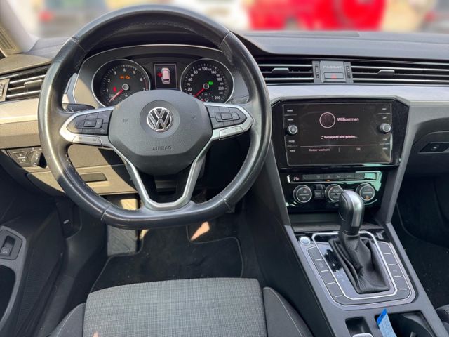 Passat Variant Business 1.5 TSI DSG LED Navi AHK