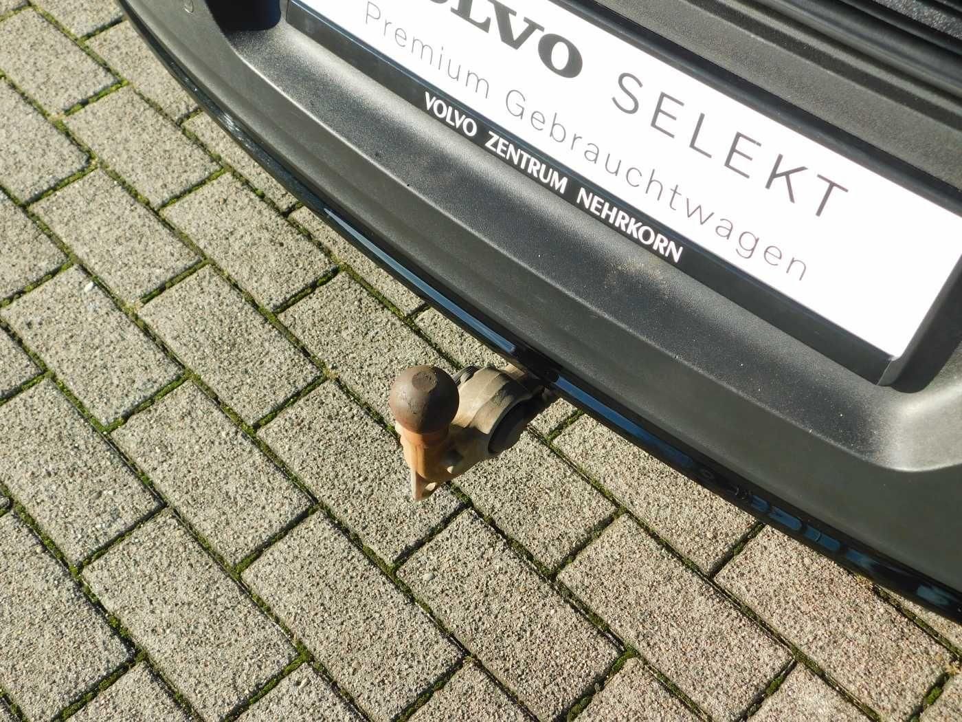 Fahrzeugabbildung Volvo XC40 Recharge Twin Motor AWD Plus 'AHK, GJR'