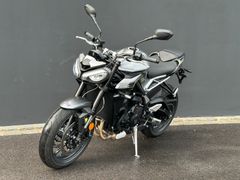 TRIUMPH Street Triple R 765 + Griffheizung + SERVICE NEU