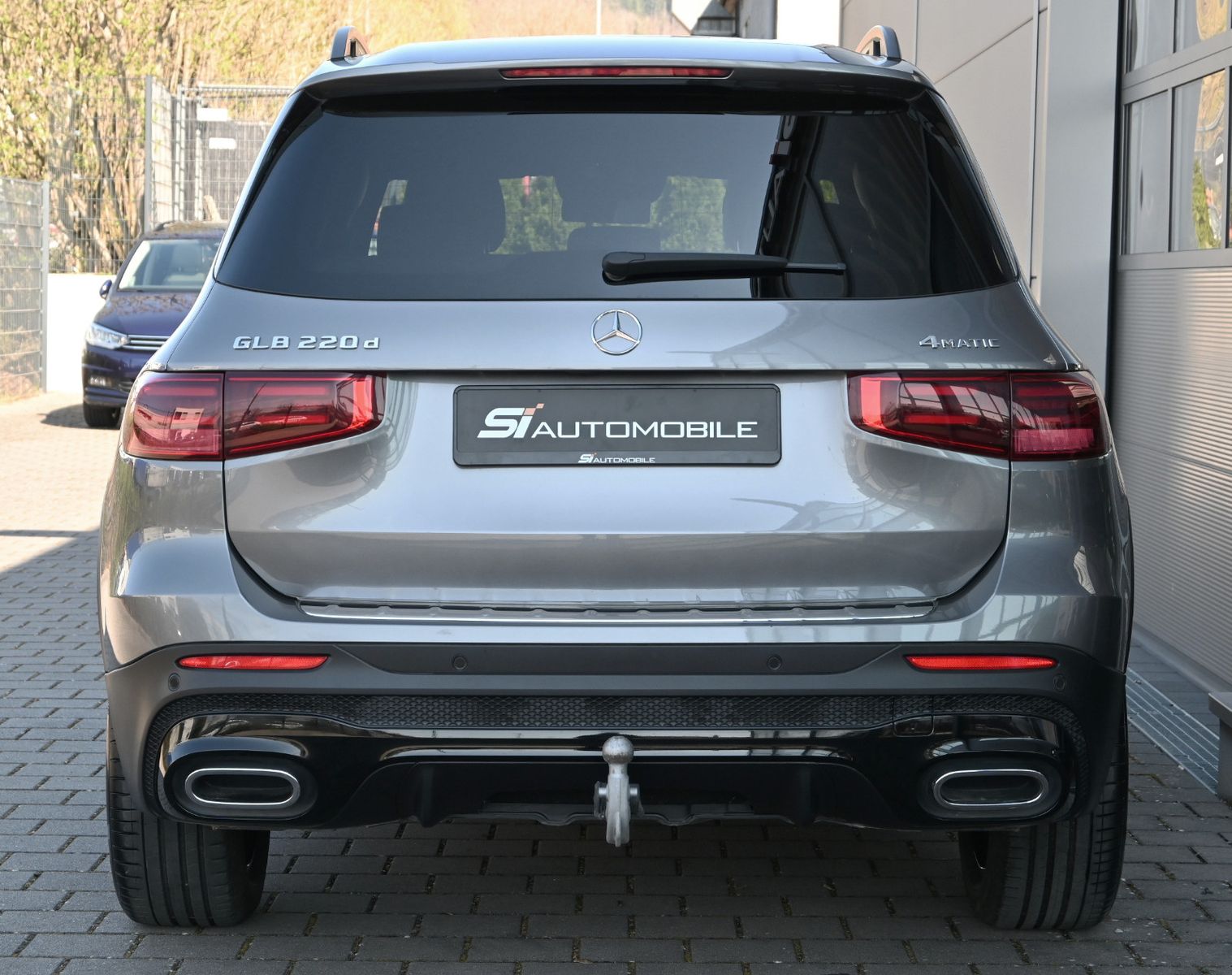 Fahrzeugabbildung Mercedes-Benz GLB 220 d 4MAT. AMG LINE + NIGHT °ACC°AHK°MEMORY