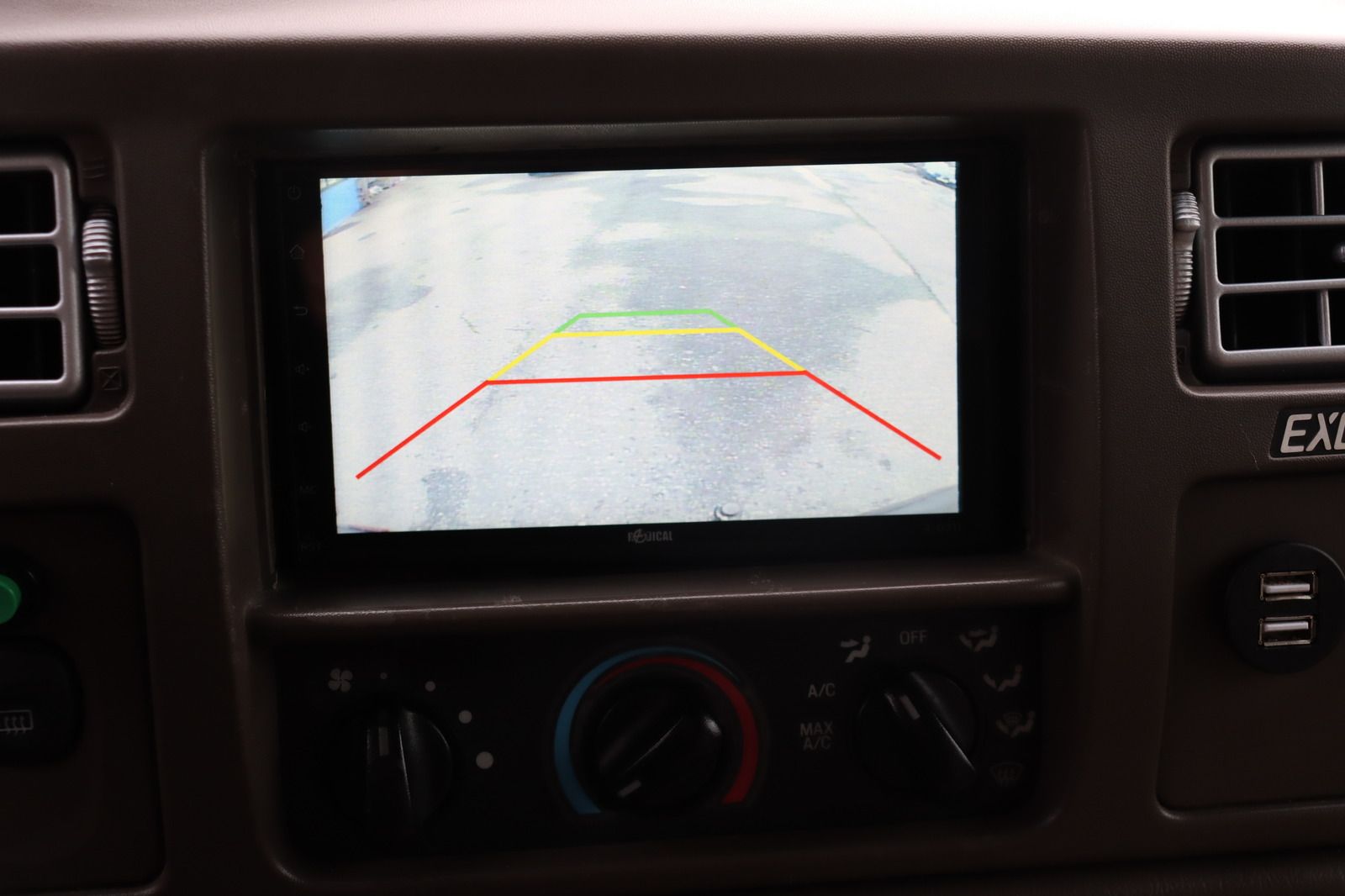 Fahrzeugabbildung Ford Excursion * HU/AU 02.26 * Sitzhzg. * Rückfahrk.