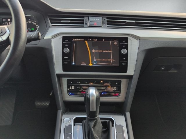 Passat Variant 1.5 TSI Conceptline LED+NAVI.+RFK