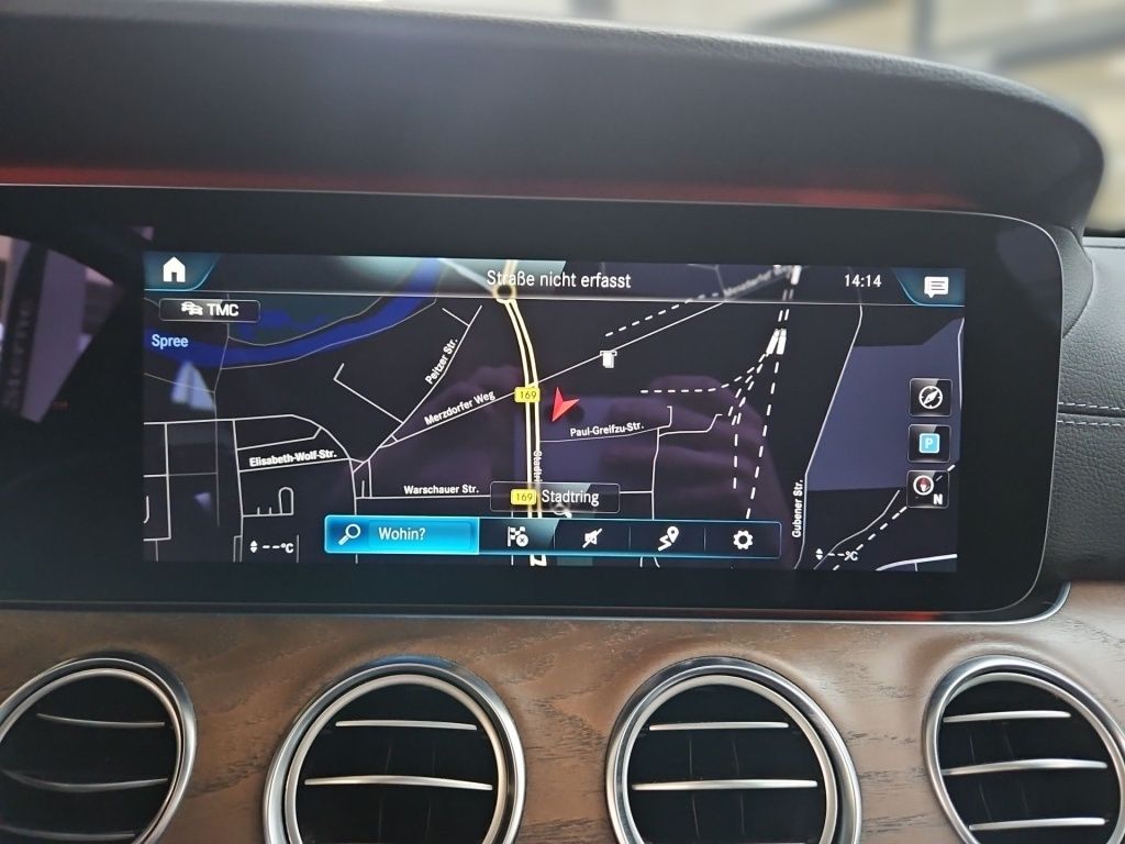 Fahrzeugabbildung Mercedes-Benz E 200 T Avantg. AHK ACC Memory Massage 360° LED