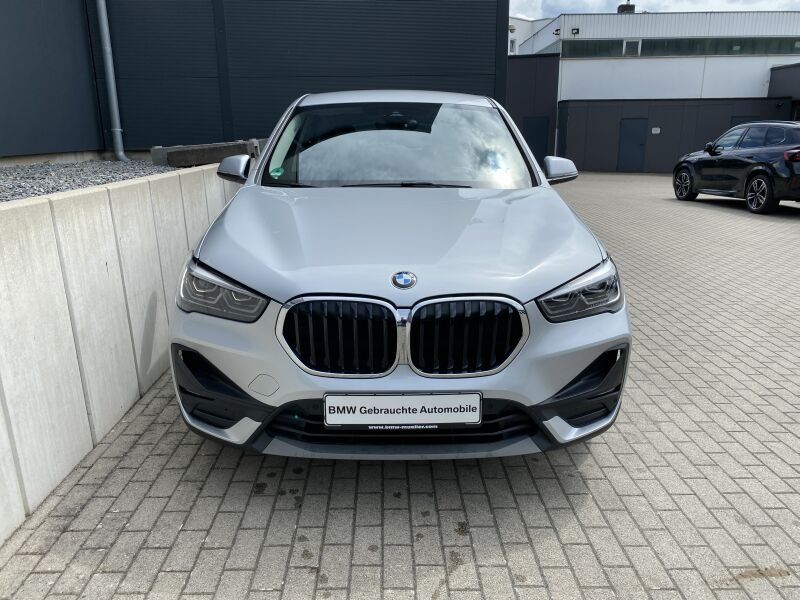 BMW X1 sDrive18d AHK/LED/NAVI/ParkAssi/TEMPO/SH foto 2
