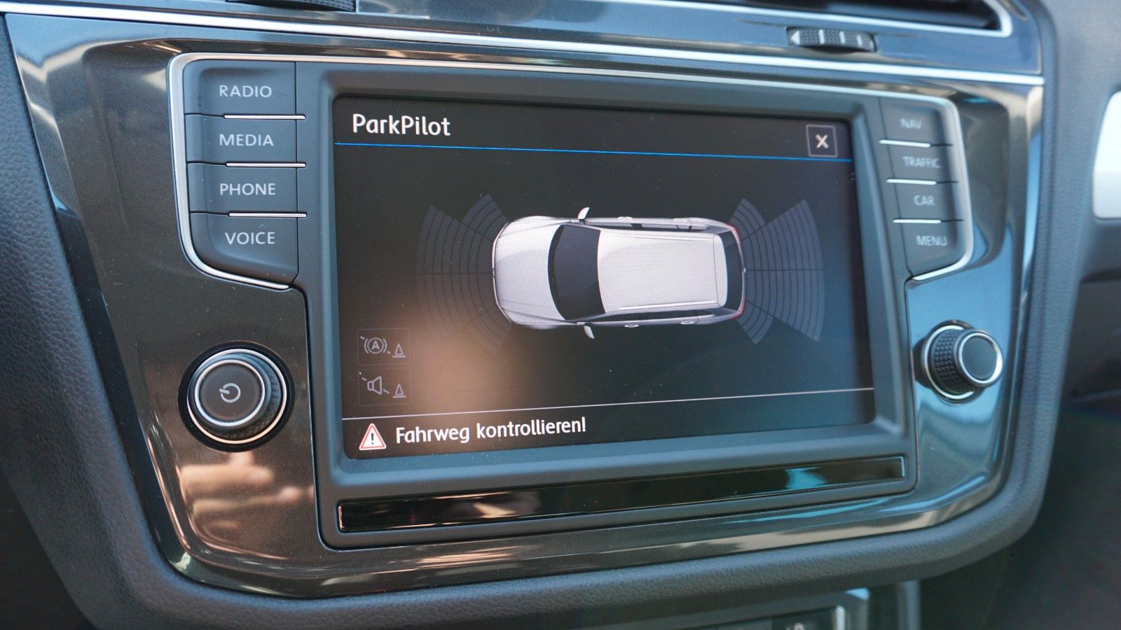 Fahrzeugabbildung Volkswagen Tiguan Comfortline BMT, LED,Navi,PDC, AHK el.