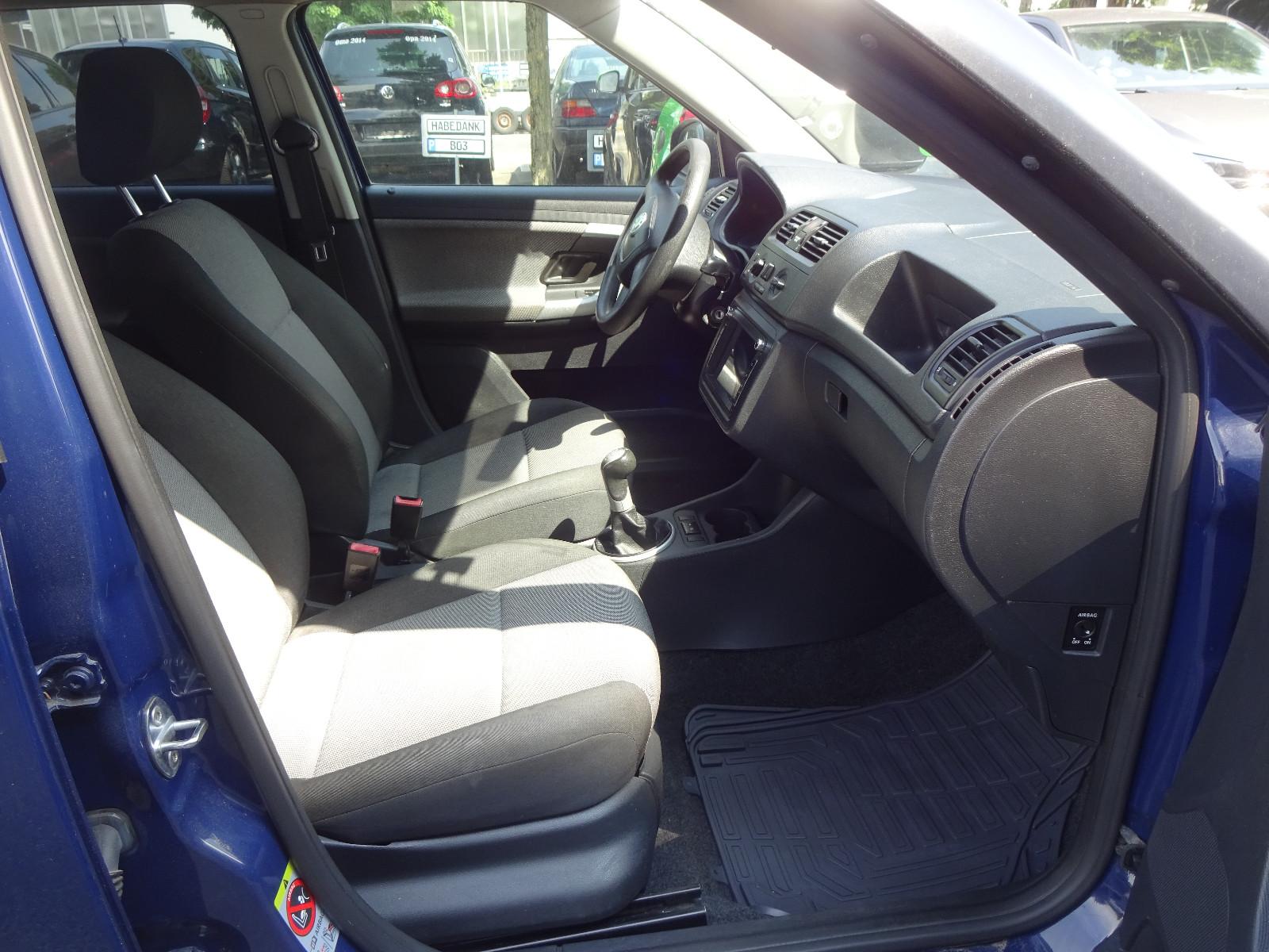 Skoda Fabia 2011 — photo 10