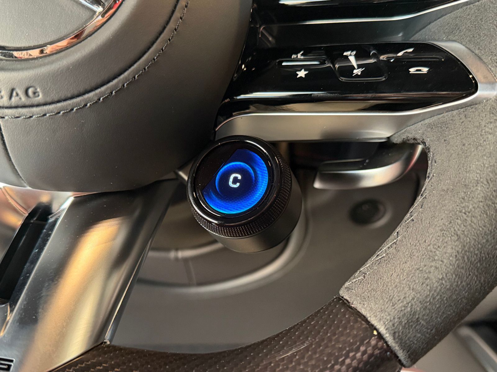 Fahrzeugabbildung Mercedes-Benz G 63 AMG/ A22/ FOND-TV/CARBON/RED/SUPERIOR/UNI