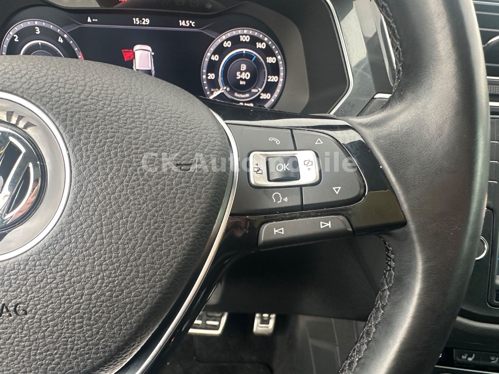 Fahrzeugabbildung Volkswagen Tiguan Highline DSG 2.0TDI 4Motion/Head-Up/Pano