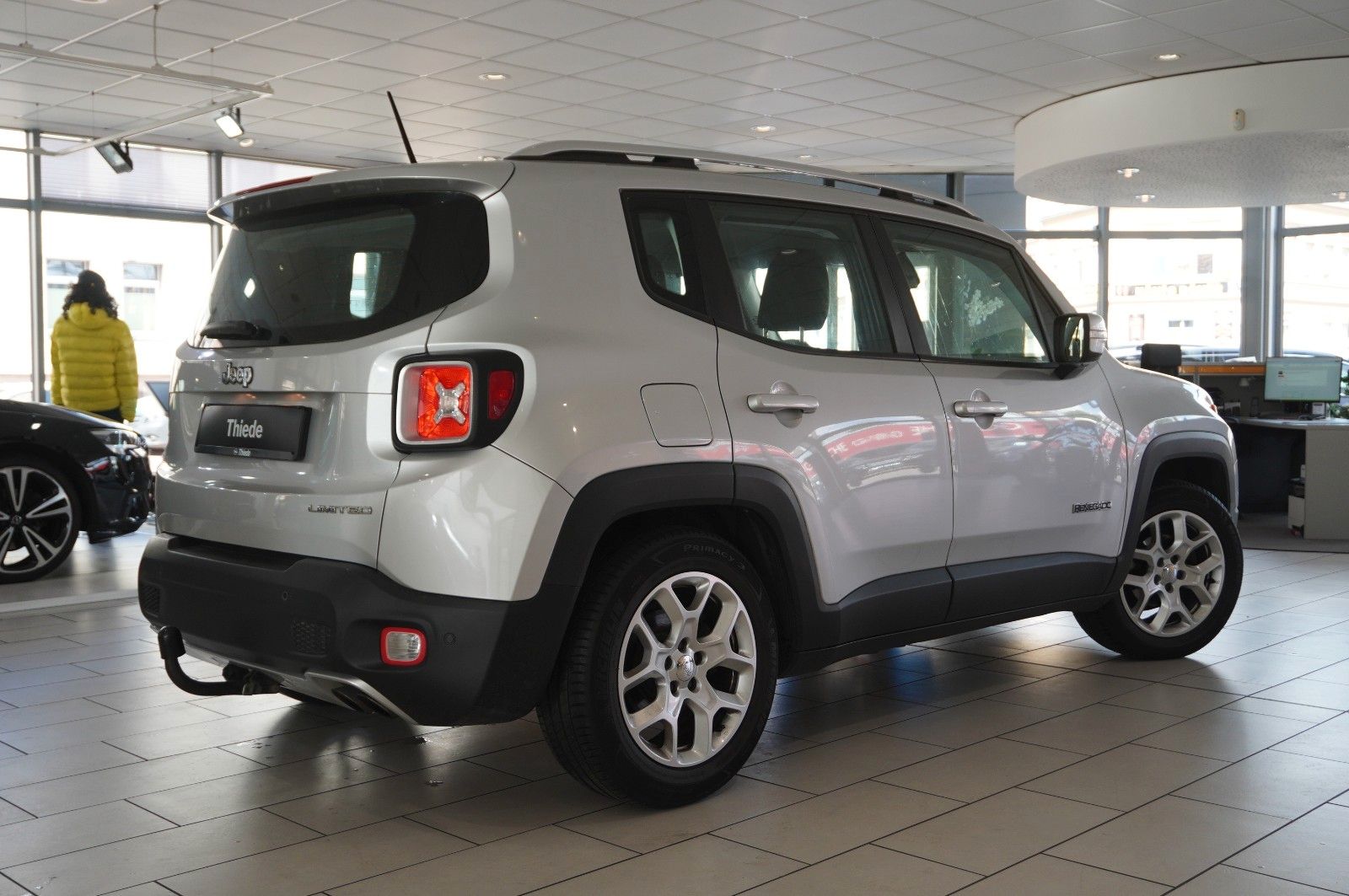 Fahrzeugabbildung Jeep Renegade 1.4T LIMITED KLIMA/SHZ/PDC/TEMP/AHK
