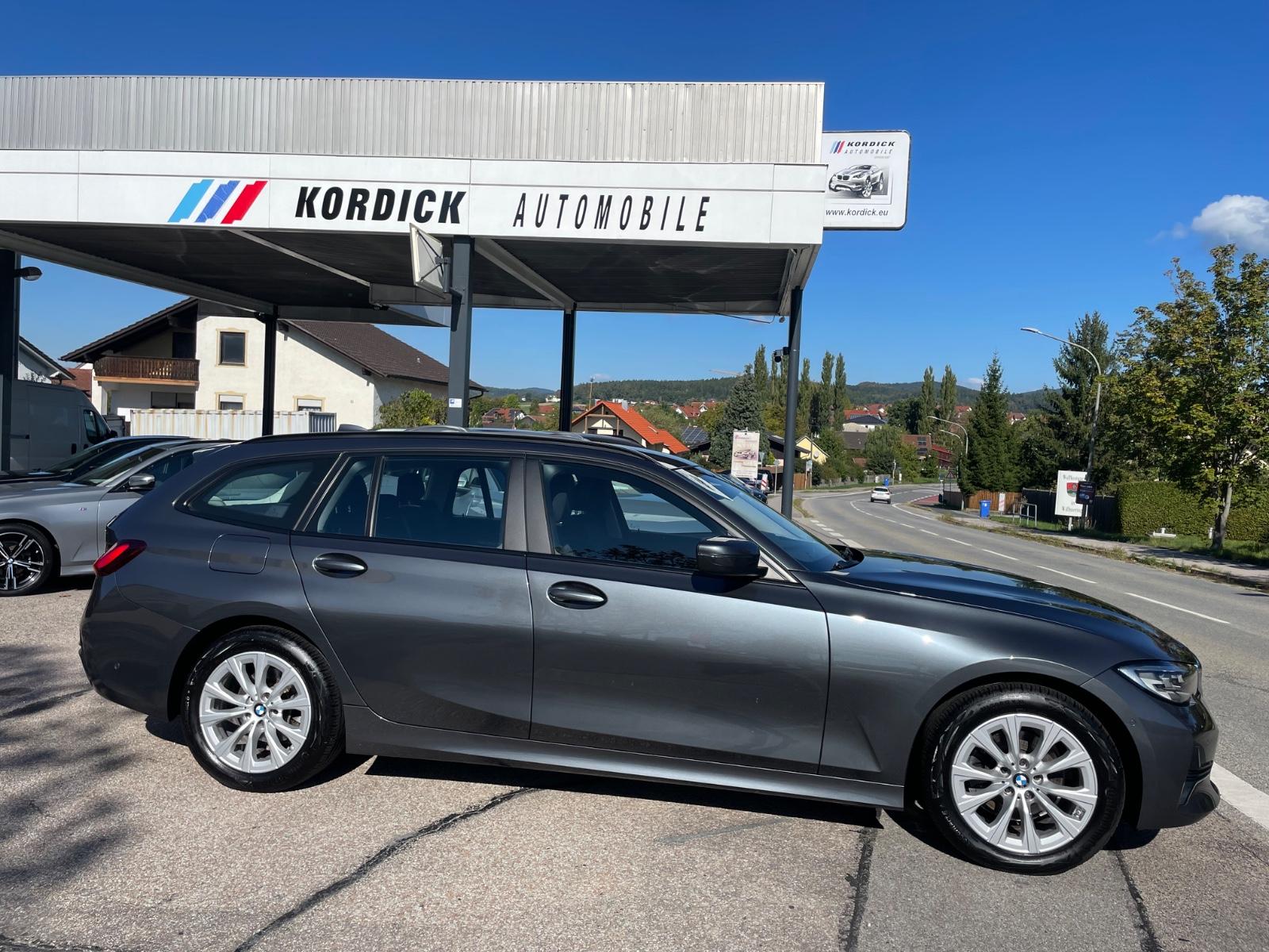 BMW 320dA TOURING G21 "ADV."/LC"PROF"/ACC/CAM/SHZ