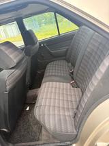 Mercedes-Benz 190 - Mercedes-Benz 190 mit Diesel-Antrieb