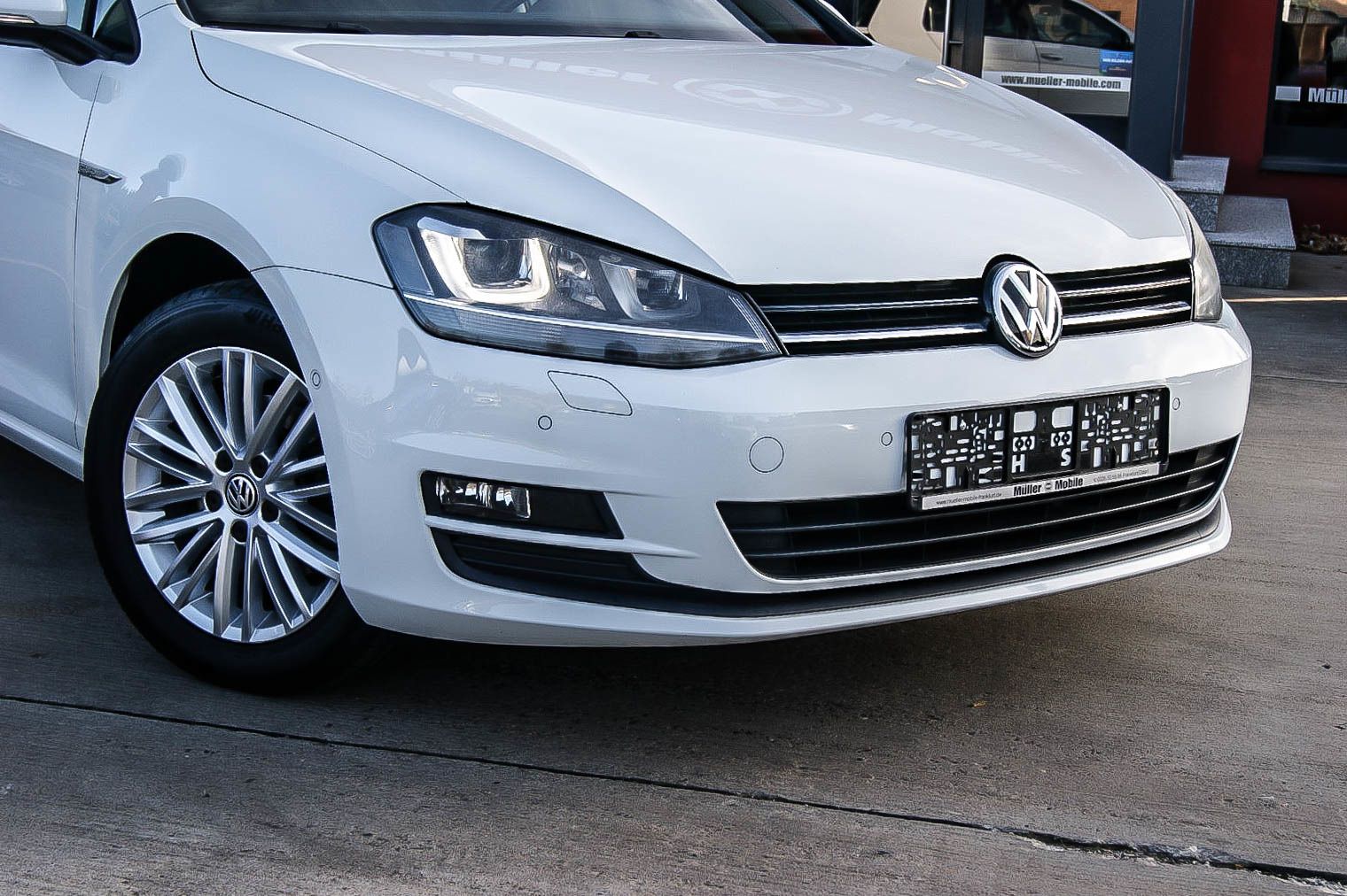 Fahrzeugabbildung Volkswagen Golf VII 1.4TSI ACT Cup XENON STANDHEIZUNG NAVI