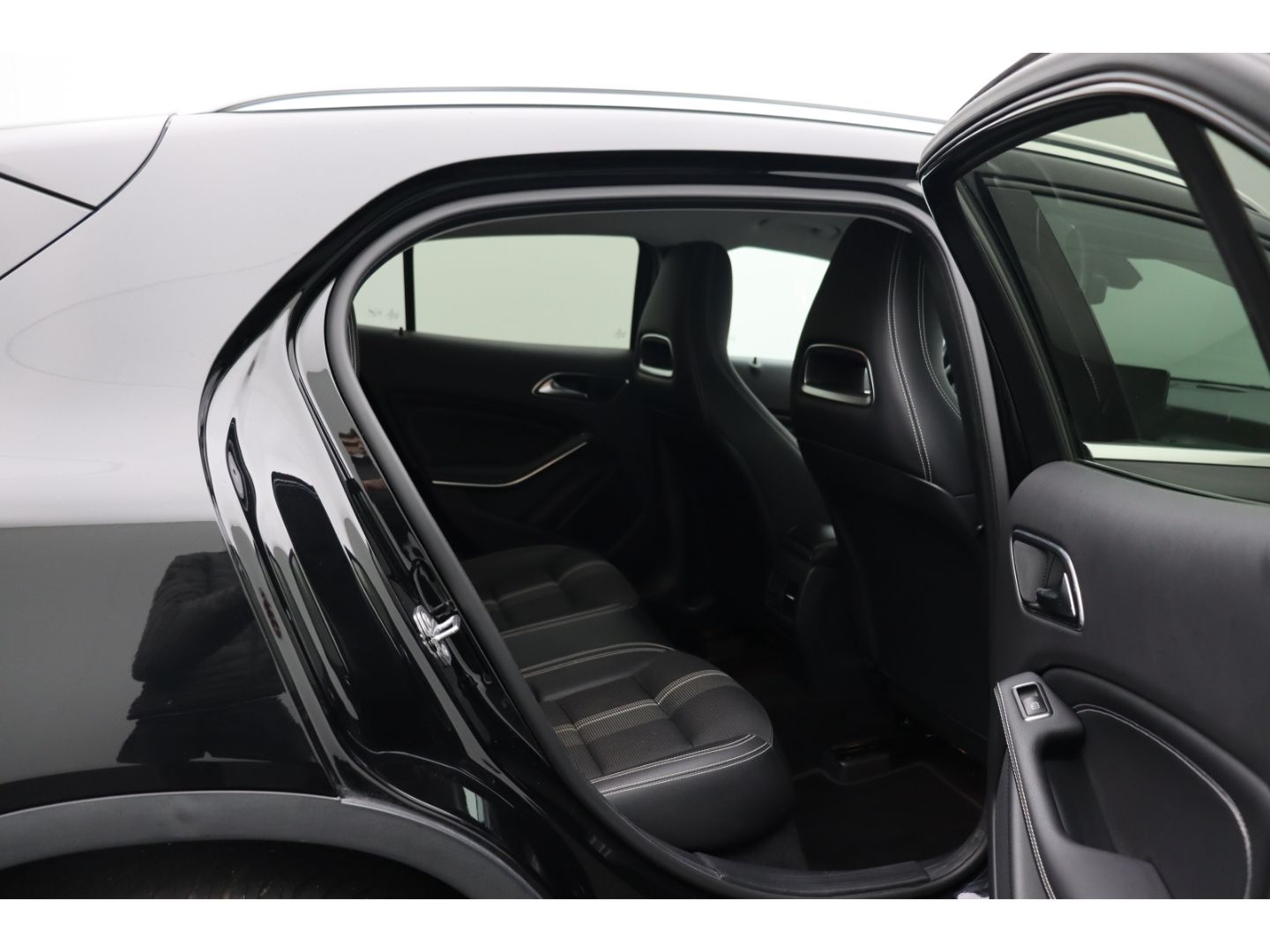 Fahrzeugabbildung Mercedes-Benz GLA 220 CDI d 4Matic Navi LED El. Heckklappe AHK