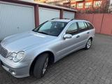 Mercedes-Benz 220
