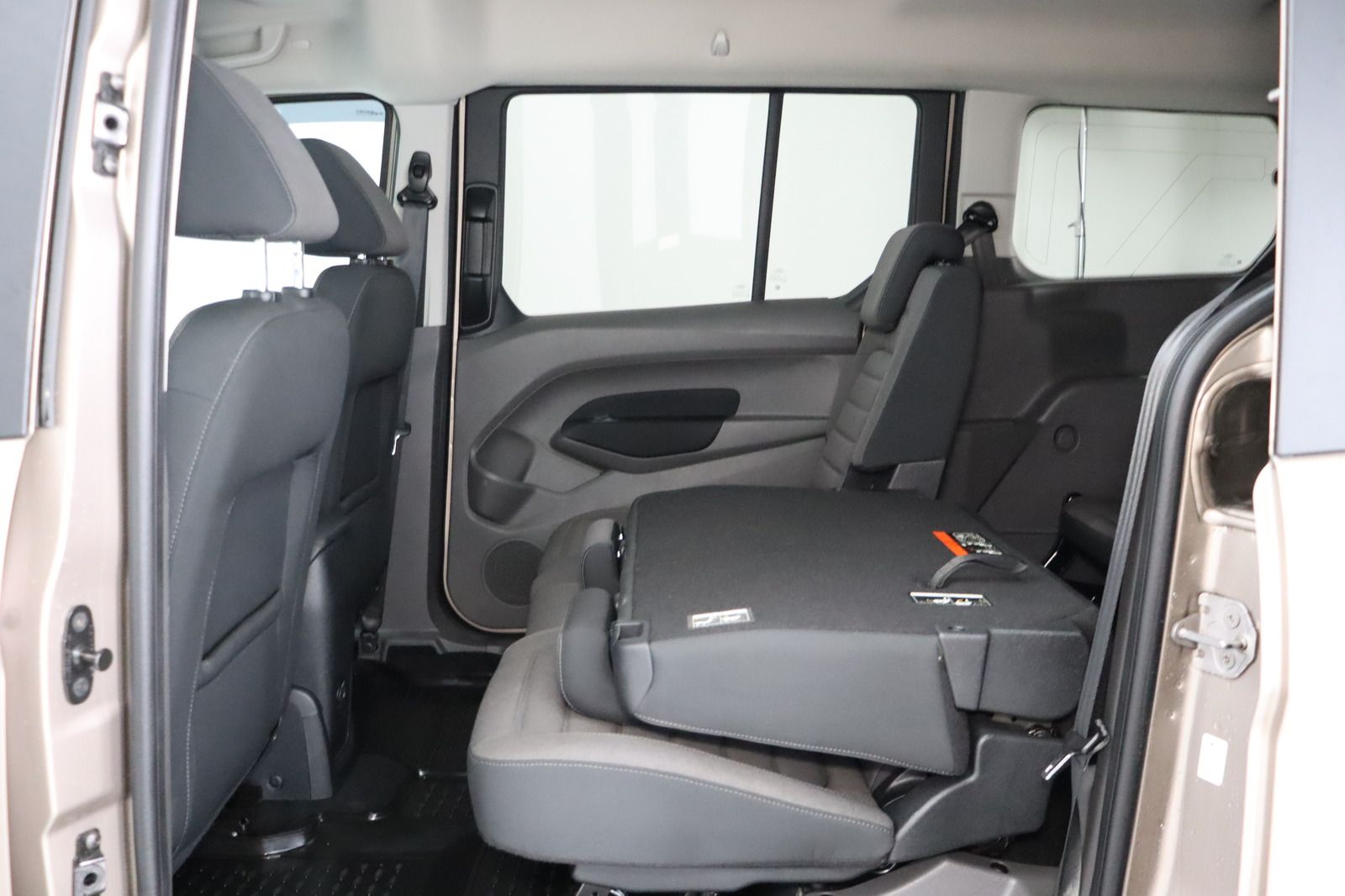 Fahrzeugabbildung Ford Grand Tourneo Connect 1.5 ECOBLUE Titanium
