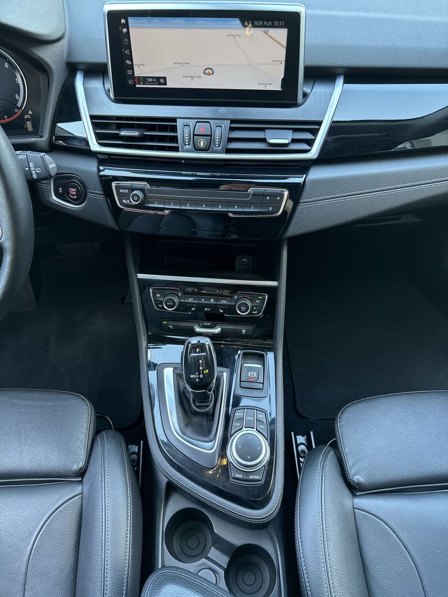 Fahrzeugabbildung BMW 220d Gran Tourer xD Sport-Line 7-Sitzer NAV+PANO