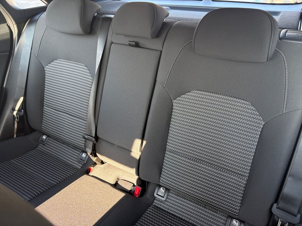 Fahrzeugabbildung Kia Ceed 1.5 T-GDI DCT VIS KOMF+ (NAV)