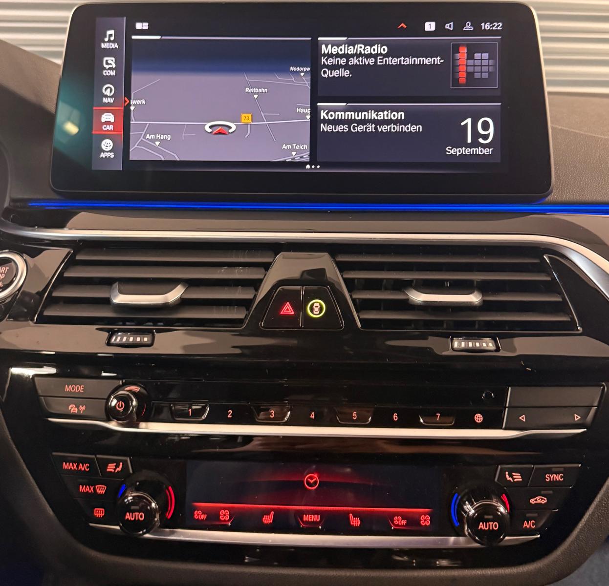 BMW 530d xDrive M-Sport PANO/AHK/LEDER/KEYLESS