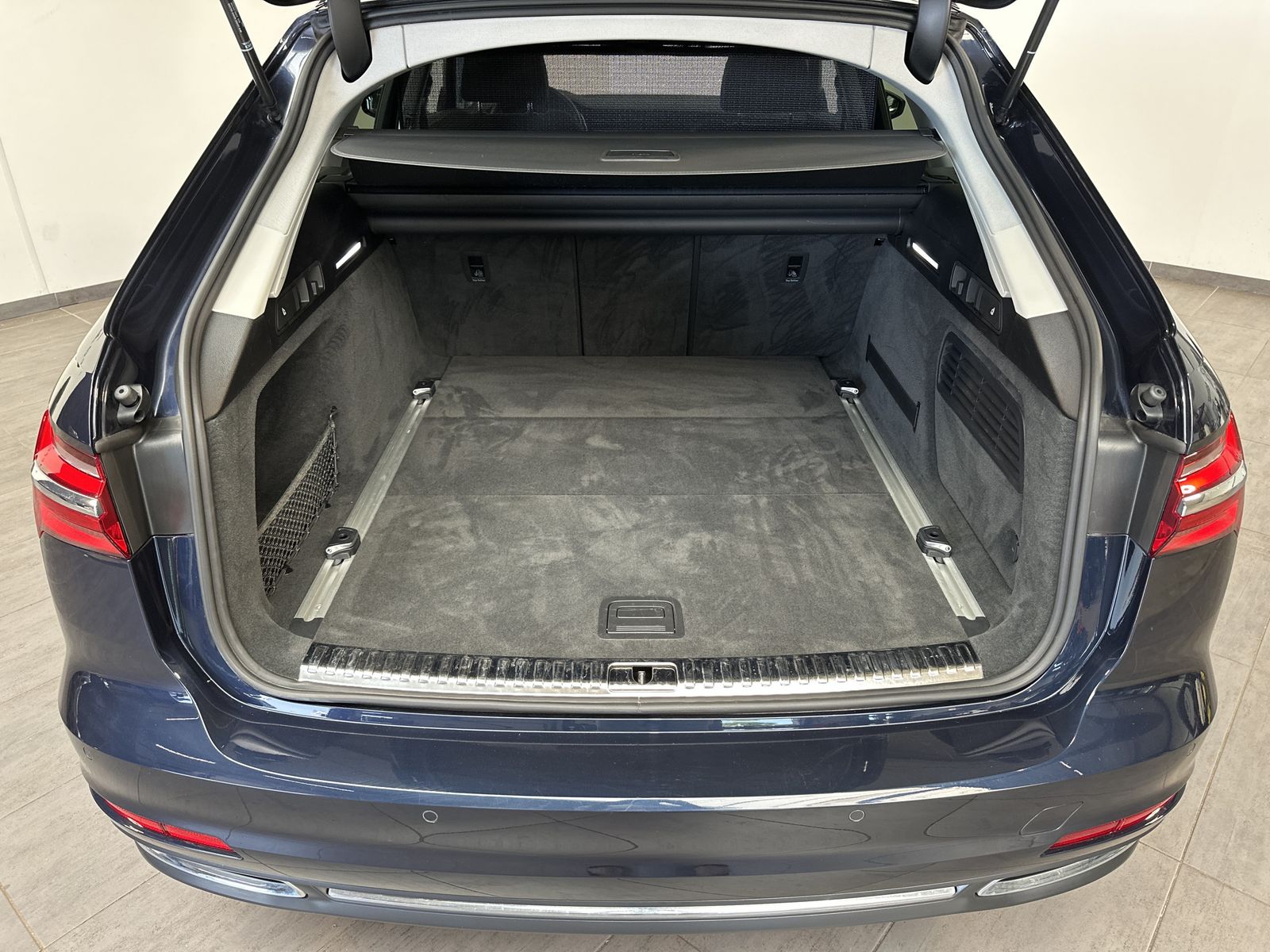 Fahrzeugabbildung Audi A6 Avant 40 TDI Sport NAV+LED+ACC+KAM+CARPLAY+PP