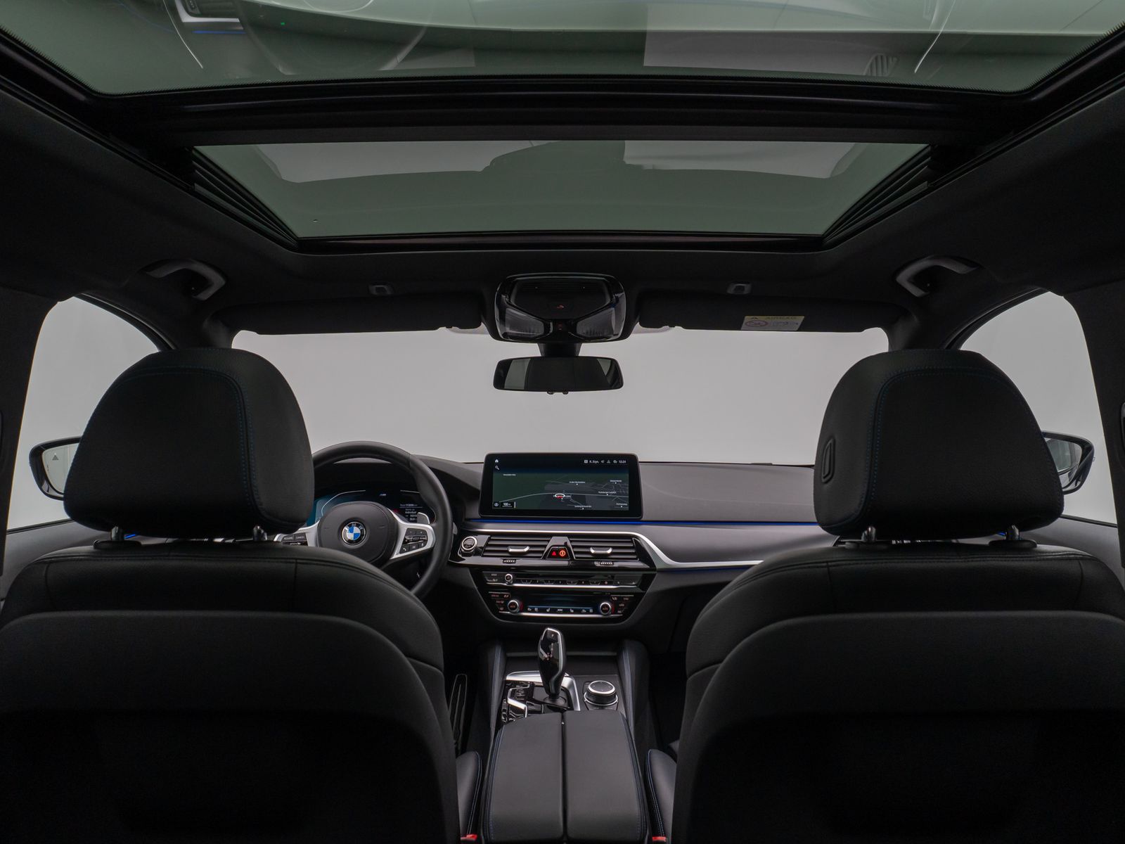Fahrzeugabbildung BMW 540d xD M Sport Panorama DAB B&W Fernlichtassist