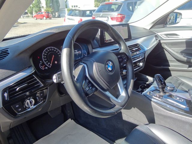 Fahrzeugabbildung BMW 520d xDrive/2.Hd/HUD/Leder/Virtual/Kam/Navi/