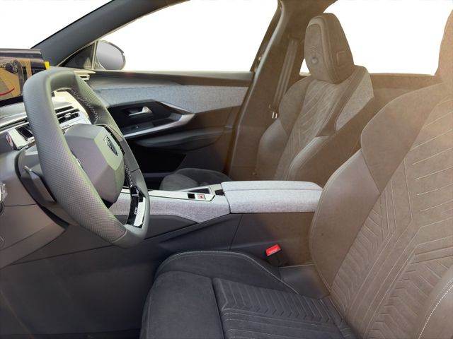 Peugeot 5008 GT 145 e-DSC6 KeyLess*360 KAM*ACC*PANO*